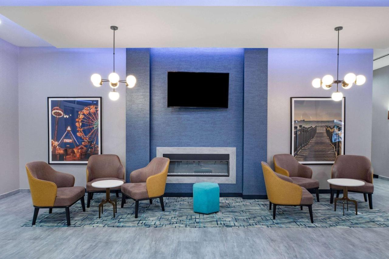 La Quinta Inn & Suites By Wyndham Galveston North At I-45 Eksteriør billede