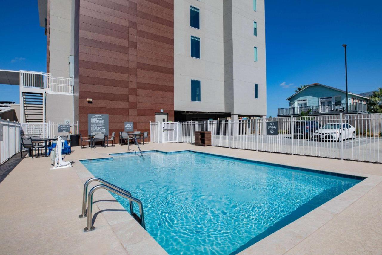 La Quinta Inn & Suites By Wyndham Galveston North At I-45 Eksteriør billede