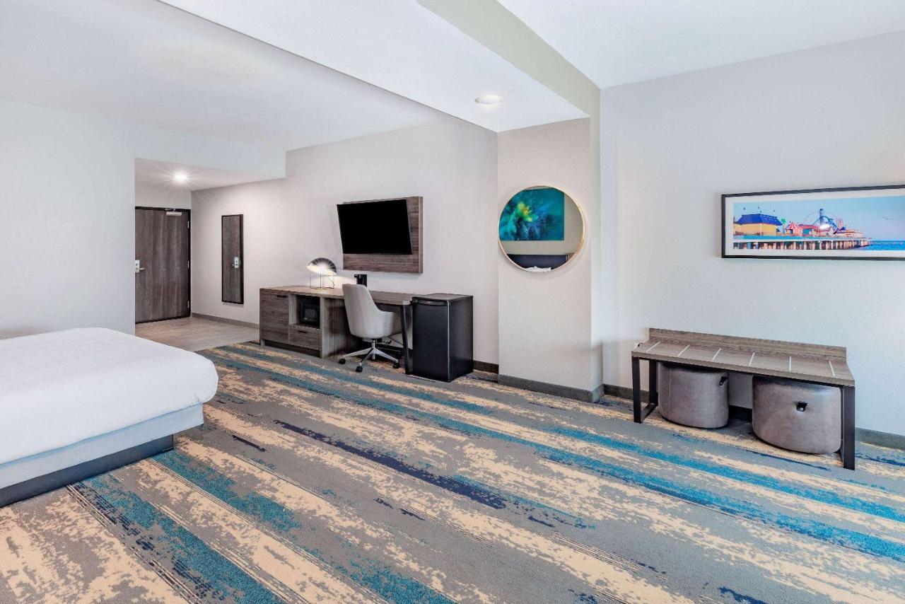 La Quinta Inn & Suites By Wyndham Galveston North At I-45 Eksteriør billede