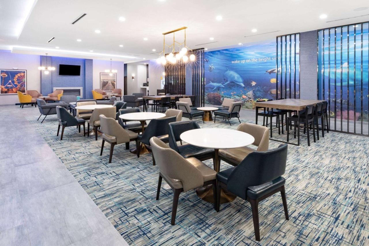 La Quinta Inn & Suites By Wyndham Galveston North At I-45 Eksteriør billede